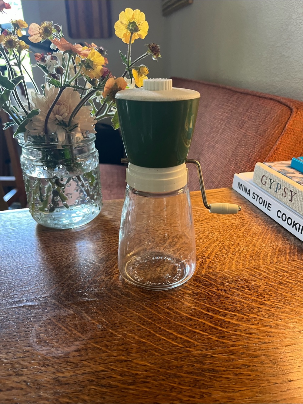 Vintage Federal House Nut Grinder. Green & White So useful.